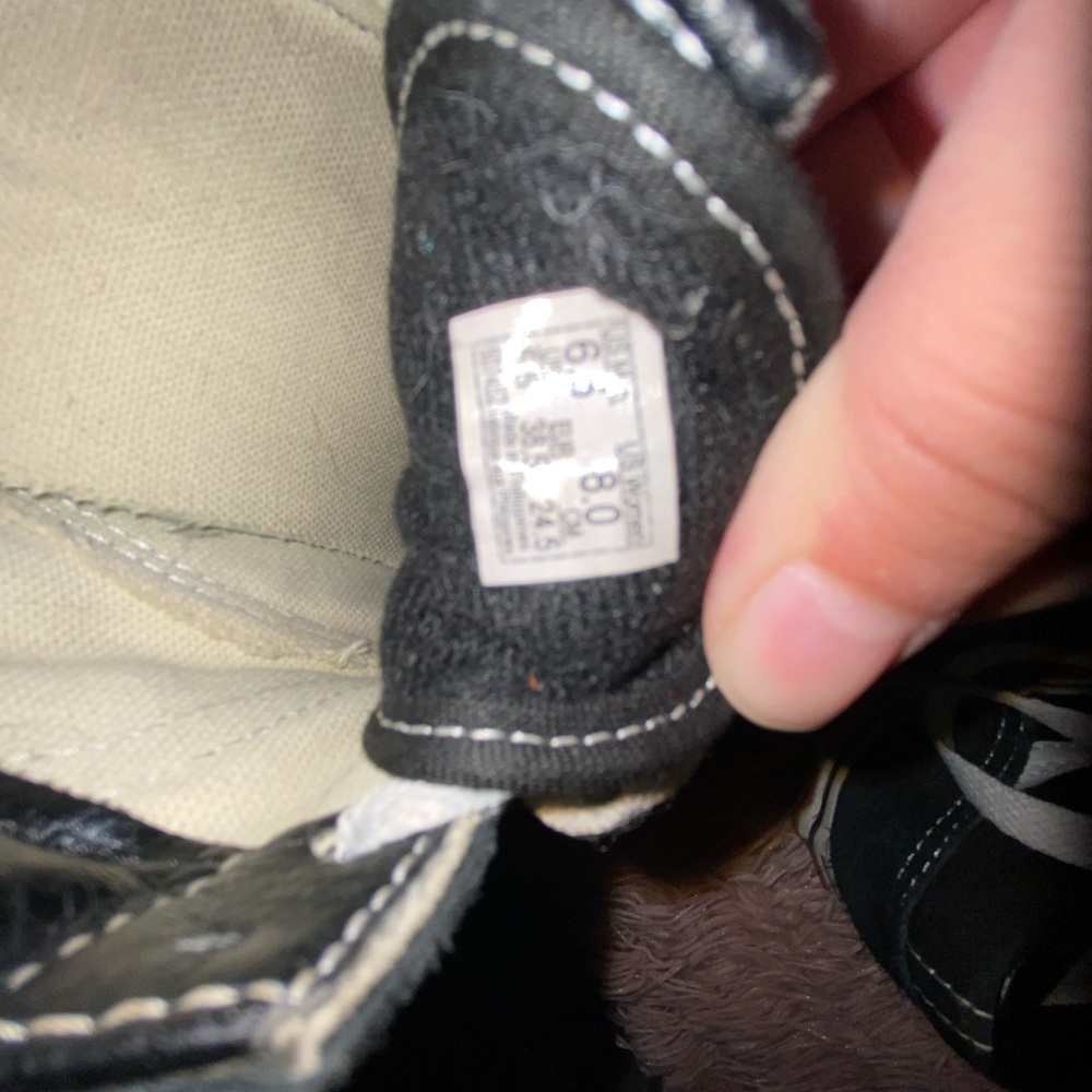 VANS - Picture 4 of 5